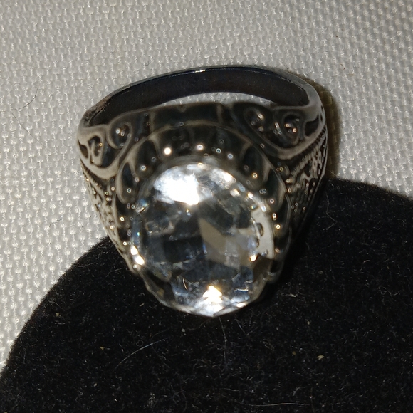 Get That Big Diamond look with this Silver Plated Clear Glass Stone Ring - Picture 1 of 7
